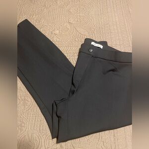 The Pioneer Woman ladies black stretch pants. Size M. EUC worn once.